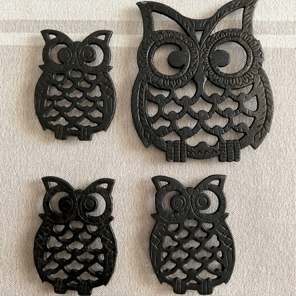 HP🔥 Vintage Mid Century Cast Iron Black Owl Trivet Set of 4, Large & Small Sizes